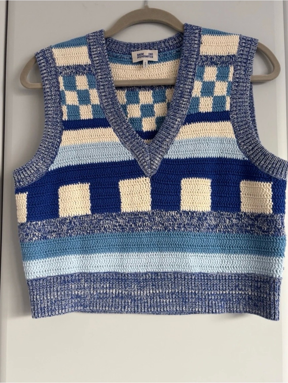 Baum Und Pferdgarten V Neck Sweater